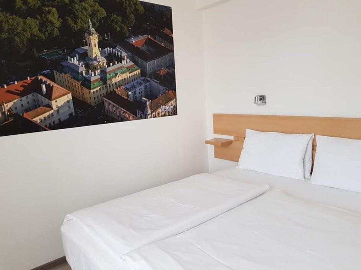 Mátyás Panzió Szeged Exterior foto